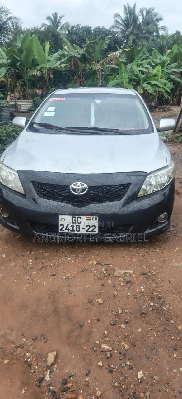Toyota Corolla 2010 Silver