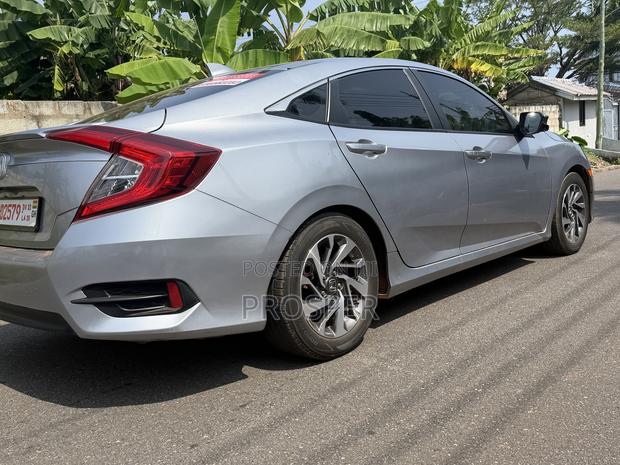 Honda Civic EX Sedan 2018 Silver