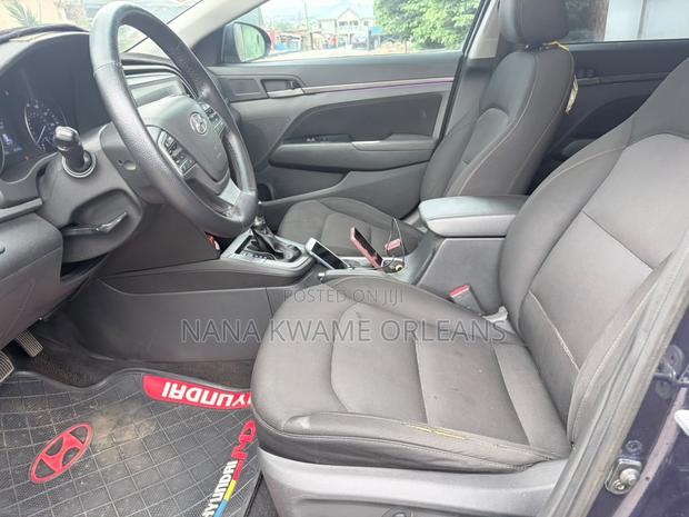 Hyundai Elantra Limited Sedan FWD (2.0L 4cyl 6A) 2017 Black
