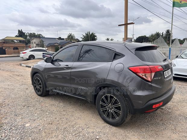Honda HR-V 4dr SUV (1.5L 4cyl CVT) 2016 Gray