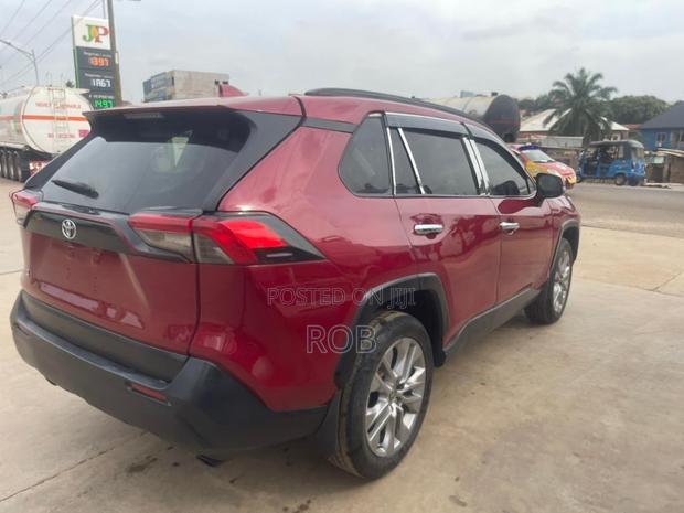Toyota RAV4 2019 Burgundy