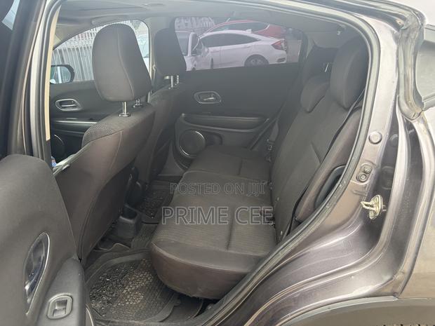 Honda HR-V 4dr SUV (1.5L 4cyl CVT) 2016 Gray