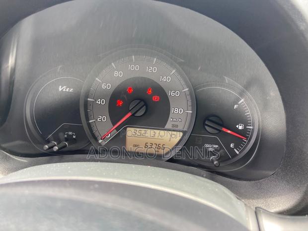 Toyota Vitz 1.0 FWD 5dr 2015 Blue