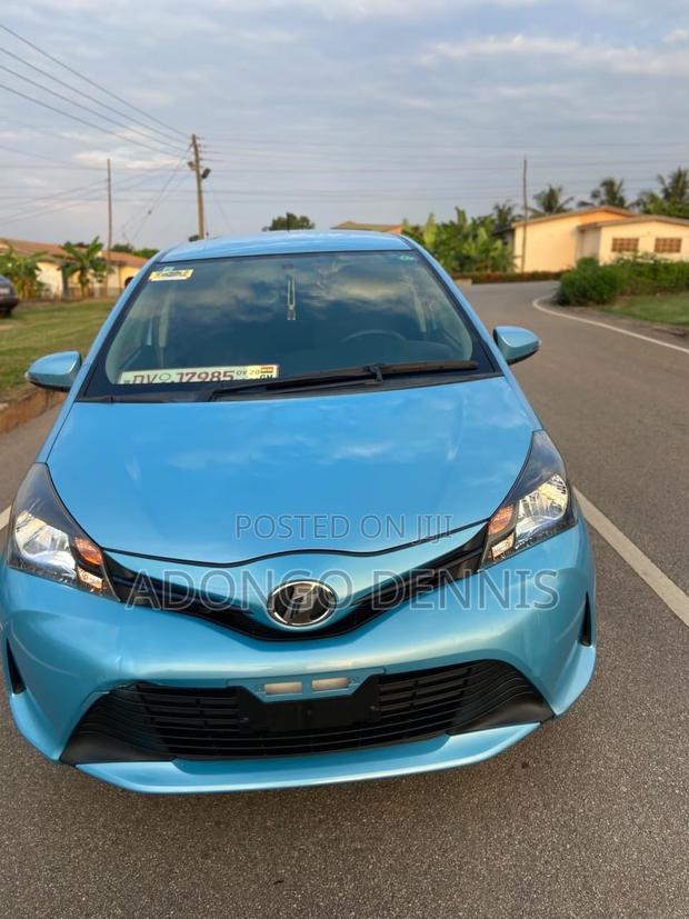 Toyota Vitz 1.0 FWD 5dr 2015 Blue