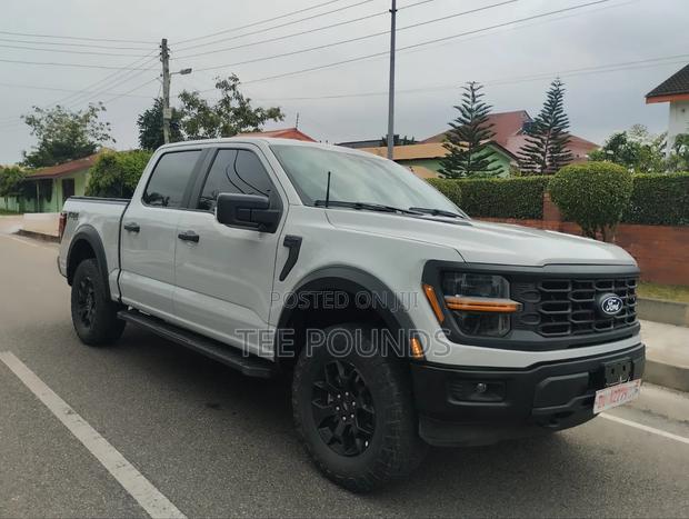 Ford F-150 2025 Beige