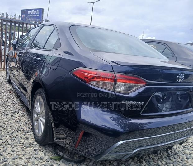 Toyota Corolla 2022 Blue