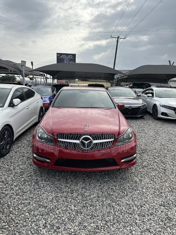 Mercedes-Benz C250 2014 Red
