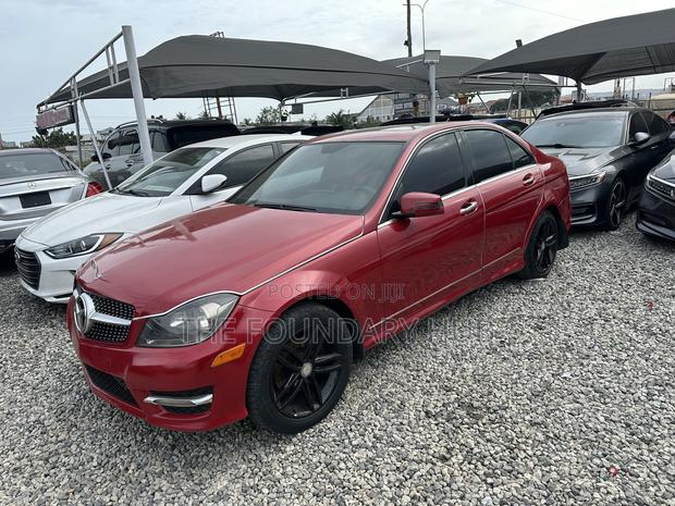 Mercedes-Benz C250 2014 Red