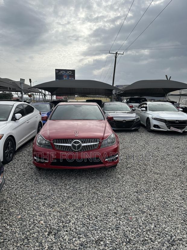Mercedes-Benz C250 2014 Red