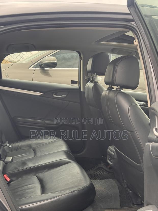 Honda Civic Touring 4dr Sedan (1.5L 4cyl) 2017 Gray