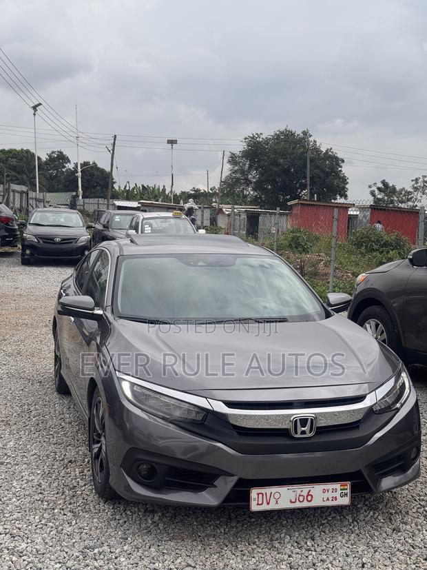 Honda Civic Touring 4dr Sedan (1.5L 4cyl) 2017 Gray
