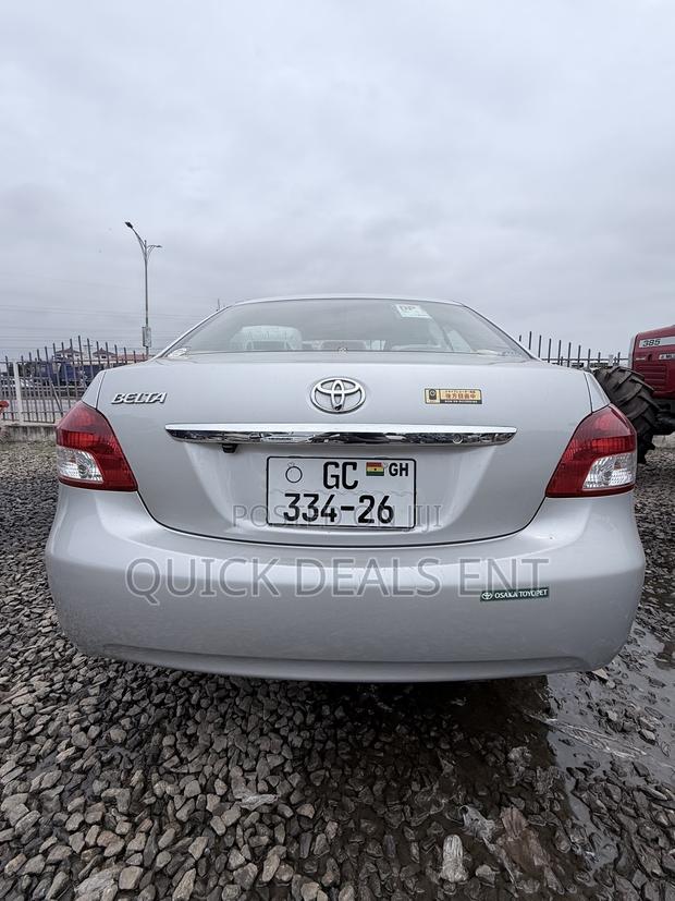 Toyota Belta 2012 Silver