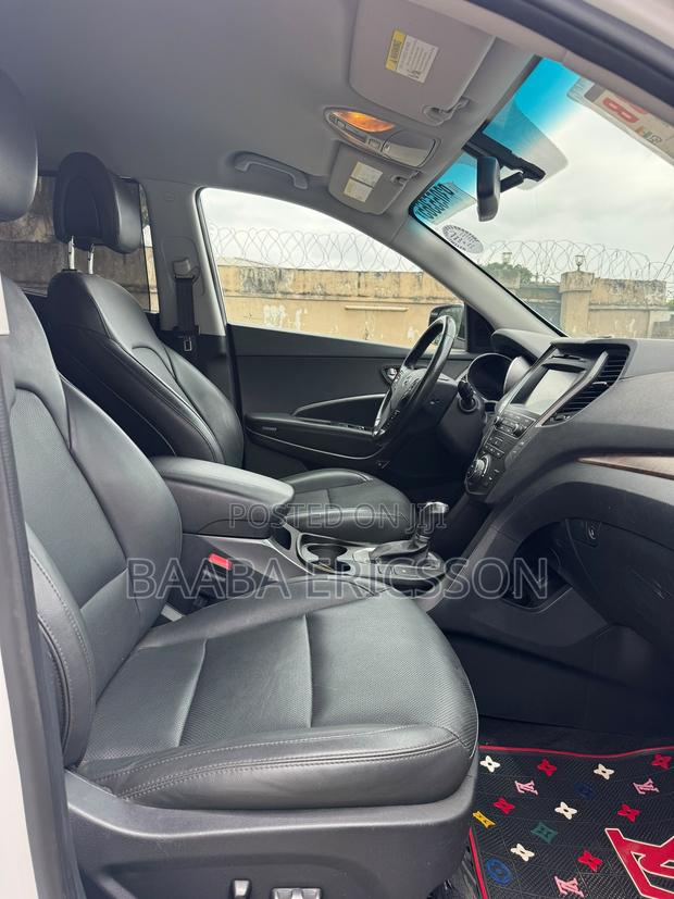 Hyundai Santa Fe 2018 White