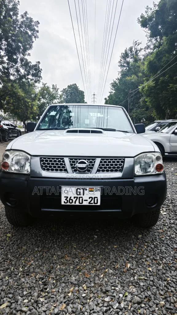 Nissan Hardbody 2020 White