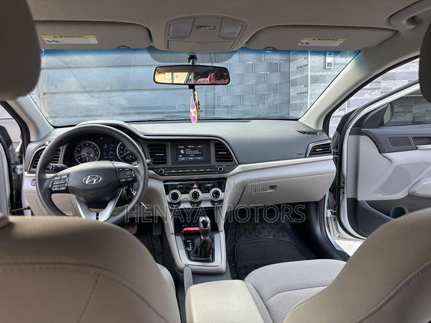 Hyundai Elantra SE 2019 Silver