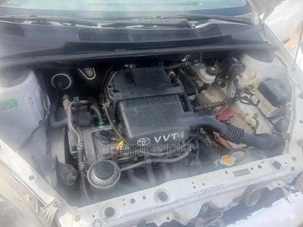 Toyota Yaris 1999 White
