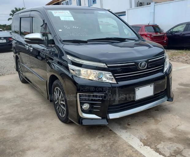 Toyota Voxy V 2WD 7-Seater 2016 Black