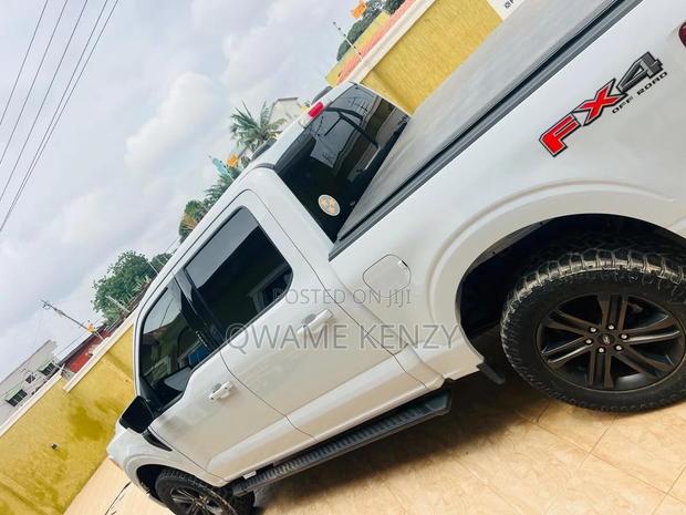 Ford F-150 XLT 2022 White
