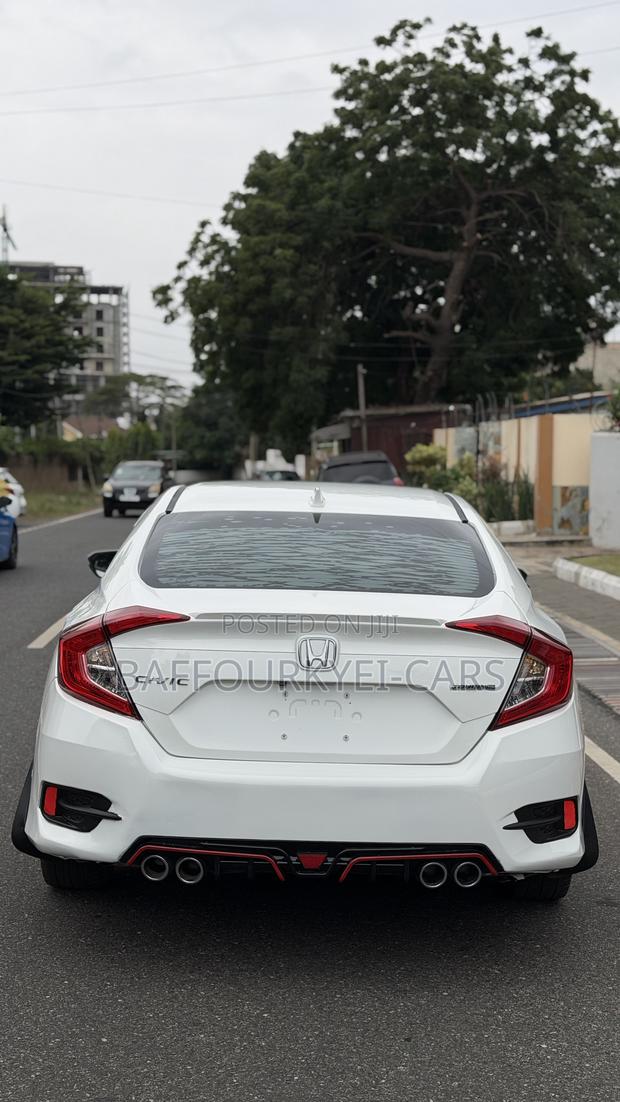 Honda Civic Touring 4dr Sedan (1.5L 4cyl) 2016 White