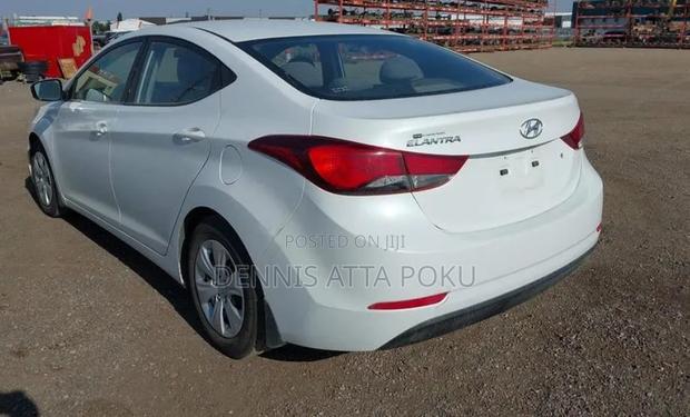 Hyundai Elantra 2015 White
