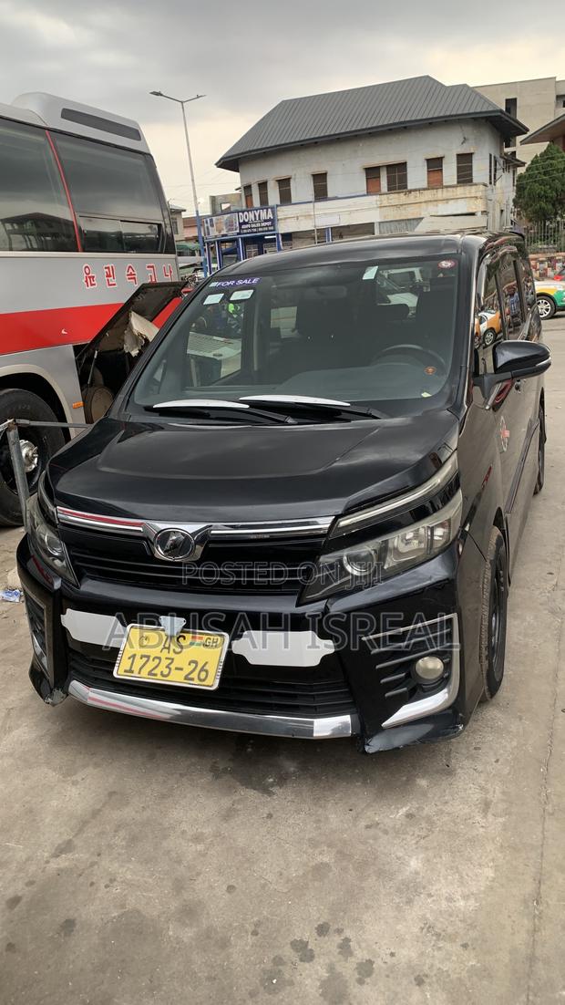 Toyota Voxy X 2WD 8-Seater 2015 Black