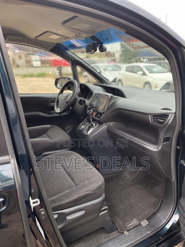 Toyota Voxy 2015 Black