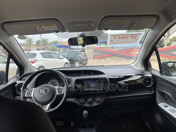 Toyota Vitz 1.3 AWD 5dr 2016 Blue