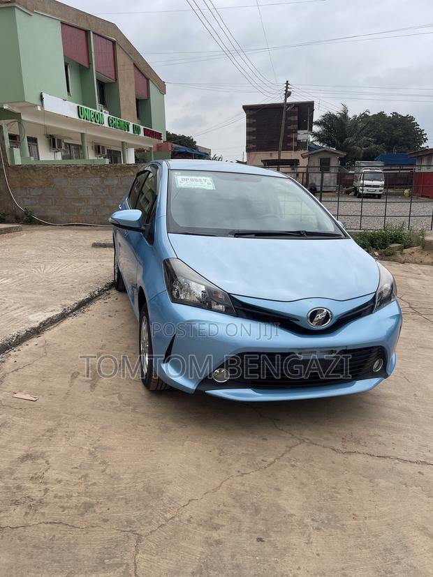 Toyota Vitz 1.3 AWD 5dr 2016 Blue