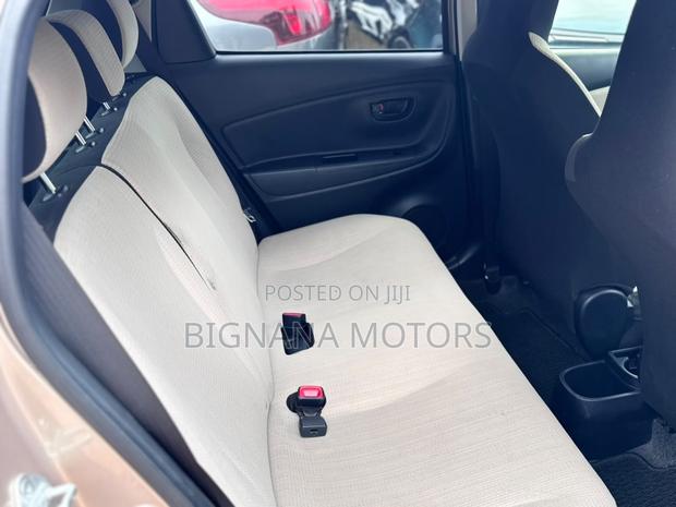 Toyota Vitz 1.3 AWD 5dr 2016 Beige