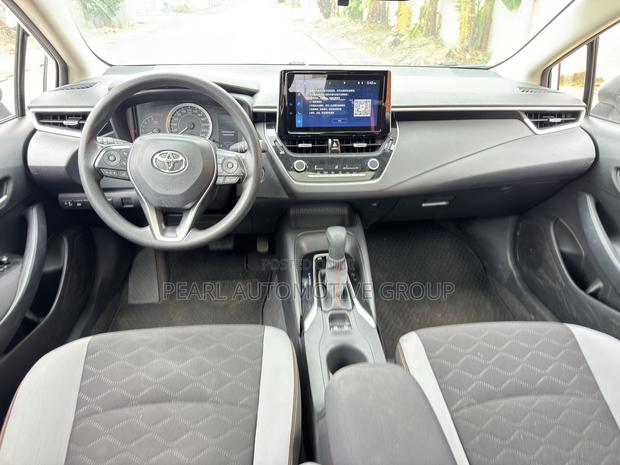 Toyota Corolla SE 2023 White