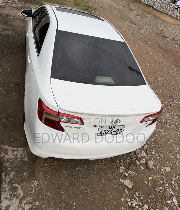 Toyota Camry SE 4dr Sedan (2.5L 4cyl 6A) 2014 White