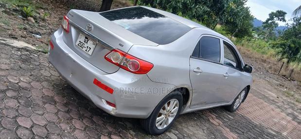 Toyota Corolla 2011 Silver