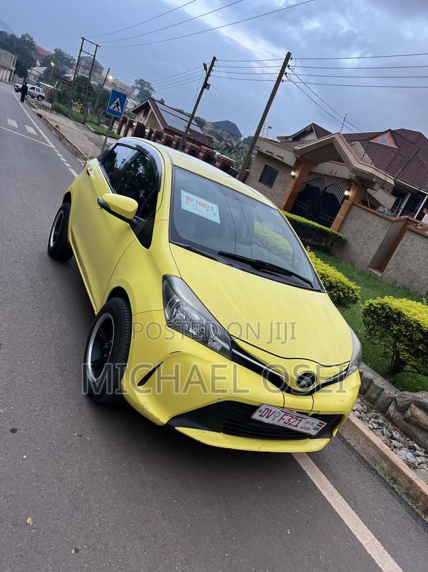 Toyota Vitz 1.5 FWD 5dr 2015 Yellow