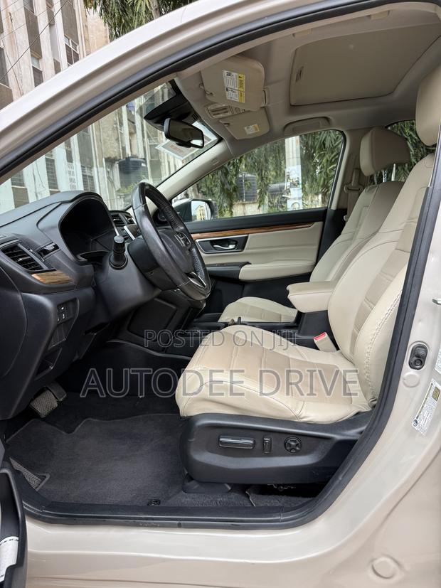 Honda CR-V 2019 Gold
