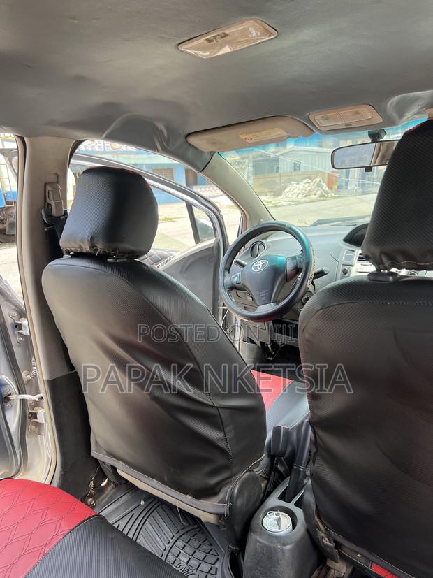 Toyota Vitz 1.5 FWD 3dr 2009 Silver