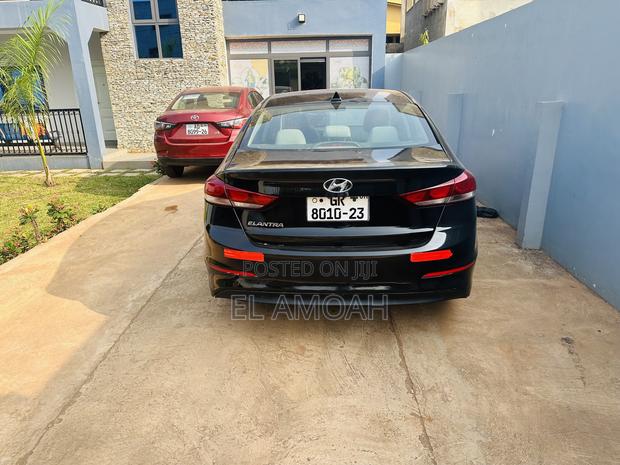Hyundai Elantra Limited Sedan FWD (2.0L 4cyl 6A) 2017 Black
