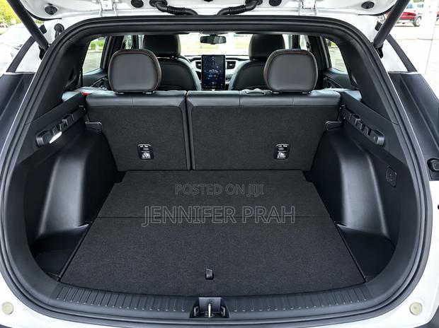 Geely Boyue 2025 White