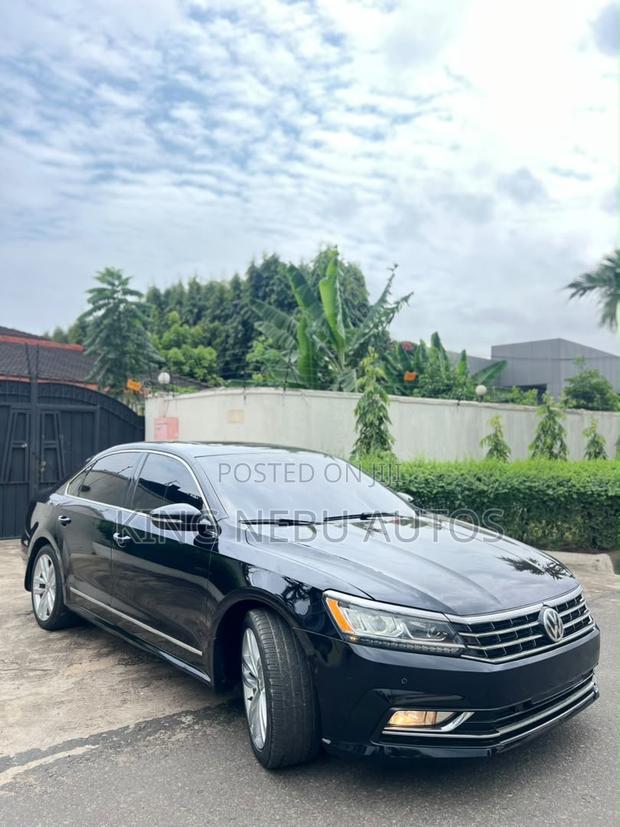 Volkswagen Passat 2.0T SE R-Line 2019 Black