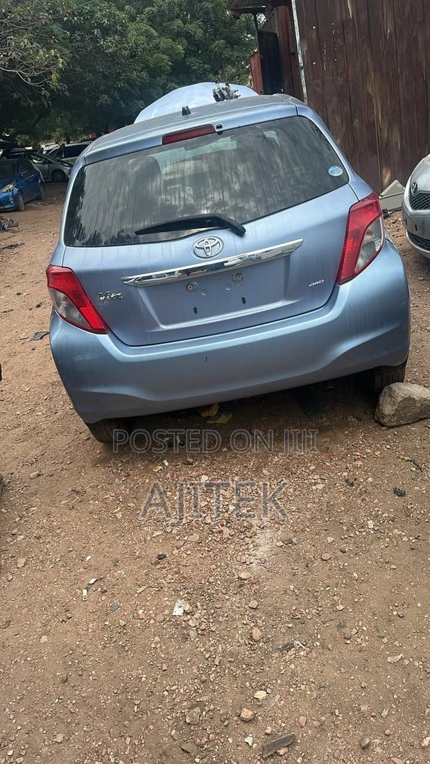 Toyota Vitz 2012 Gray