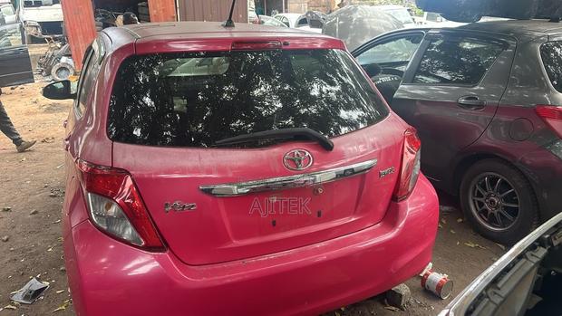 Toyota Vitz 2012 Gray