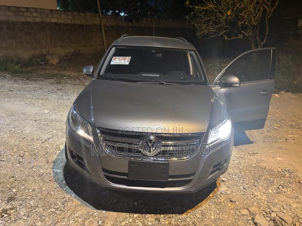Volkswagen Tiguan S 4Motion 2010 Gray