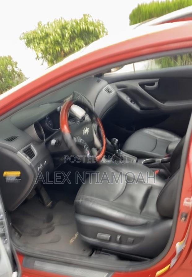 Hyundai Elantra 2014 Red