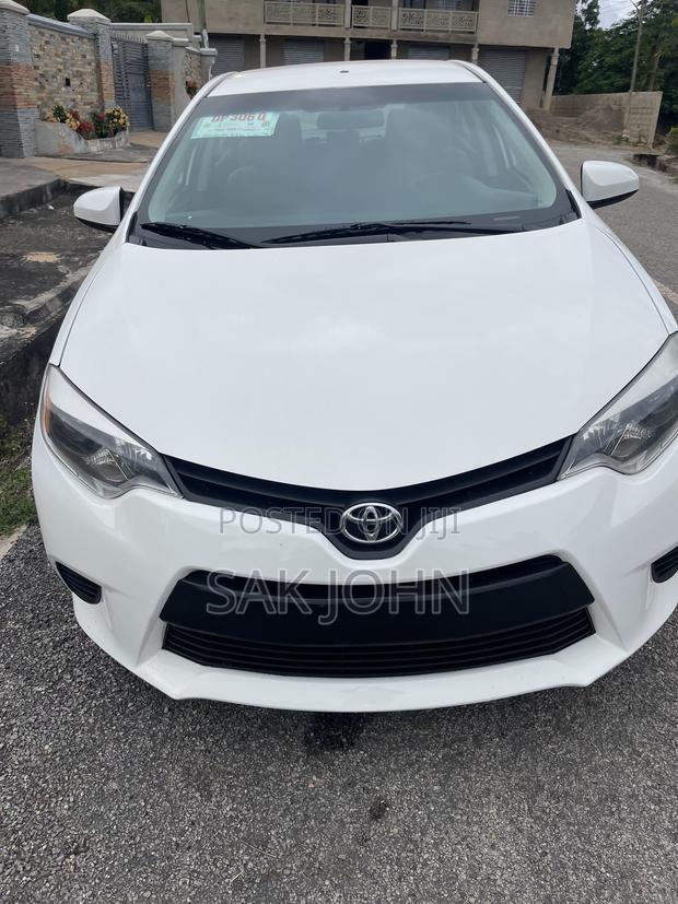 Toyota Corolla LE Eco 4dr Sedan (1.8L 4cyl CVT) 2016 White