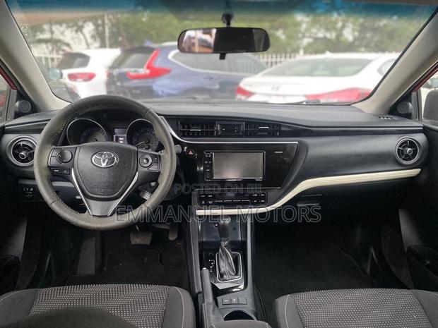Toyota Auris 2017 Red