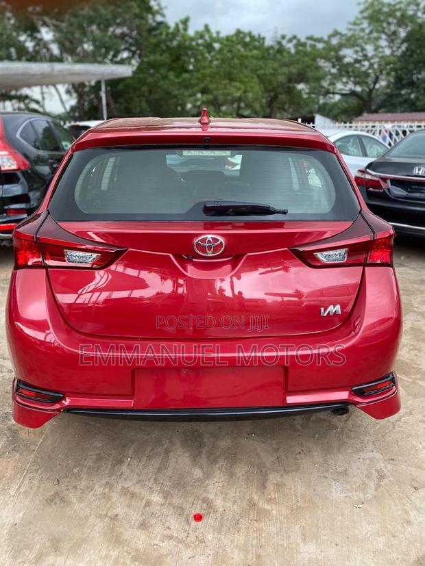 Toyota Auris 2017 Red