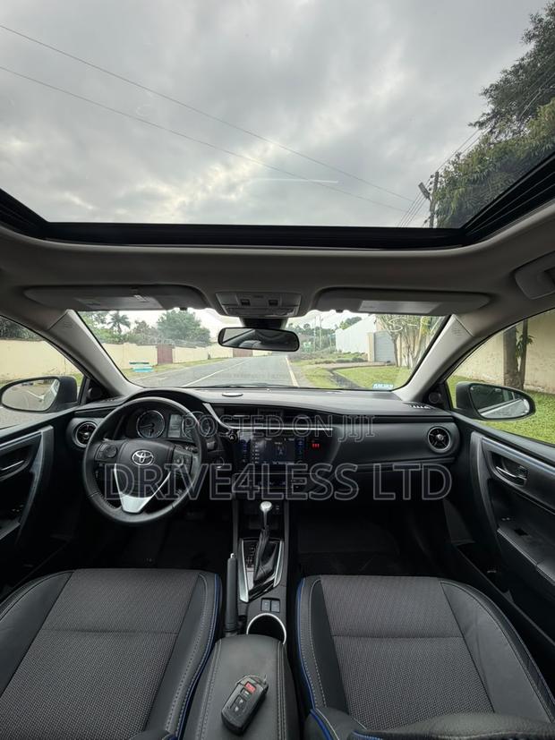 Toyota Corolla 2019 Silver