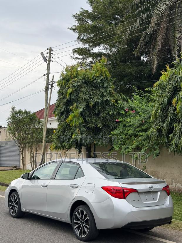 Toyota Corolla 2019 Silver