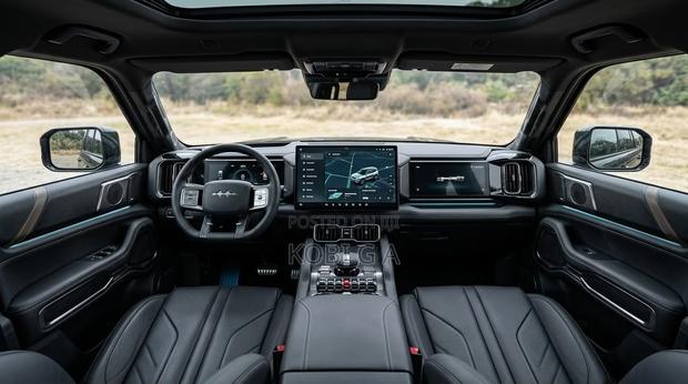 New BYD Leopard 8 2.0 Hybrid AWD 2025 Black
