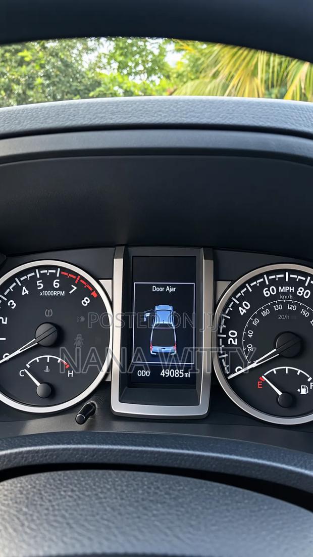 Toyota Tacoma 2022 Silver