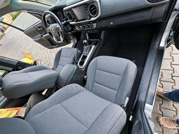 Toyota Tacoma 2022 Silver
